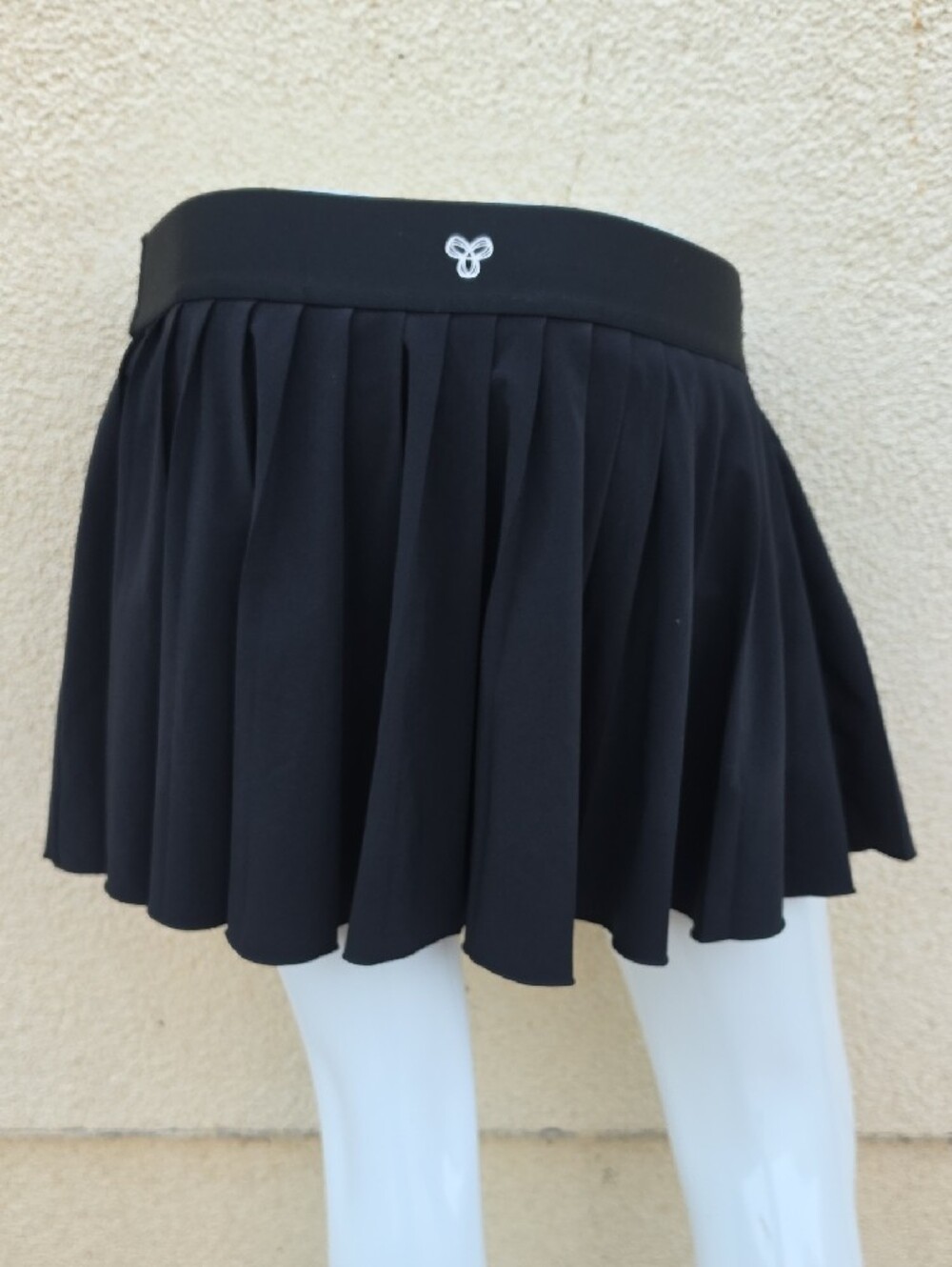 TnAction Black Pleated Mini Skirt - Women